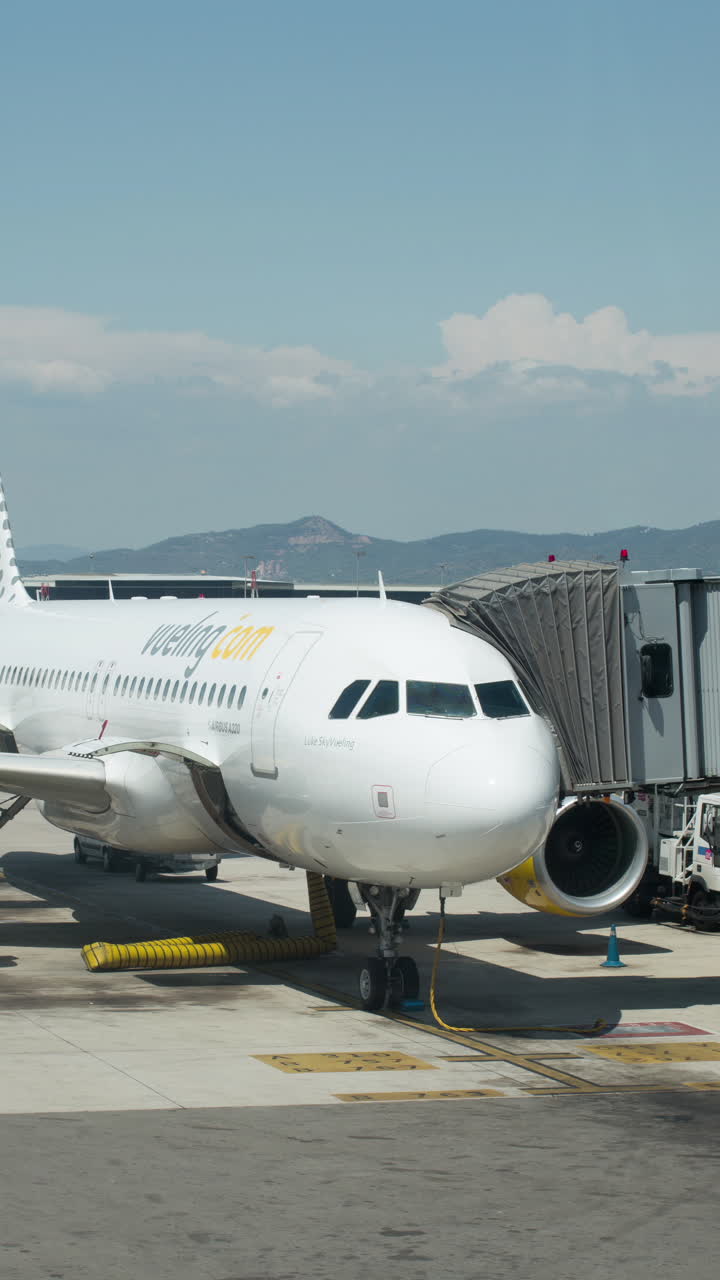 lapso de tiempo de la aeronave preparándose para el despegue en vertical