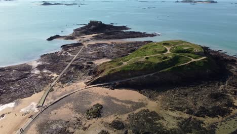 Aerial-4K-Drone-footage-over-Saint-Malo,-Brittany,-France