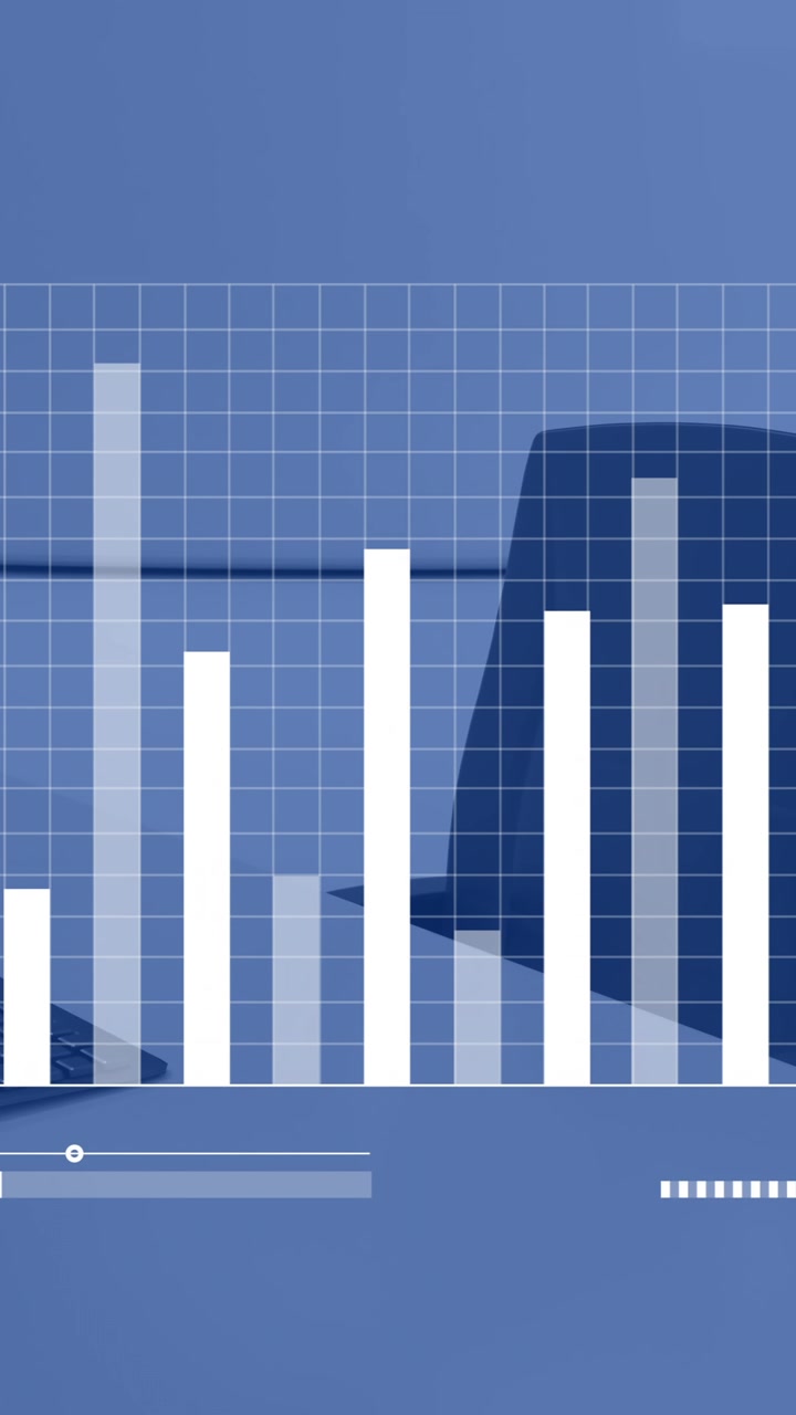 Animazione di elaborazione di dati digitali su computer su scrivania in ufficio