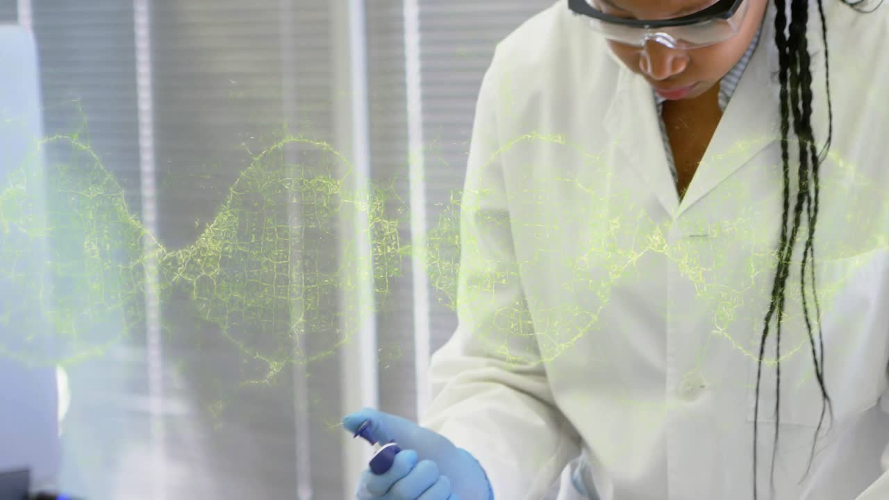 Técnico de laboratorio usando una pipeta y depositando una muestra en tubos para investigación bajo una hélice de ADN animada.