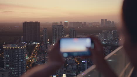 gadget take photo of sunset