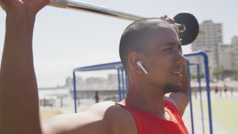 Side-view-man-with-prosthetic-leg-exercising