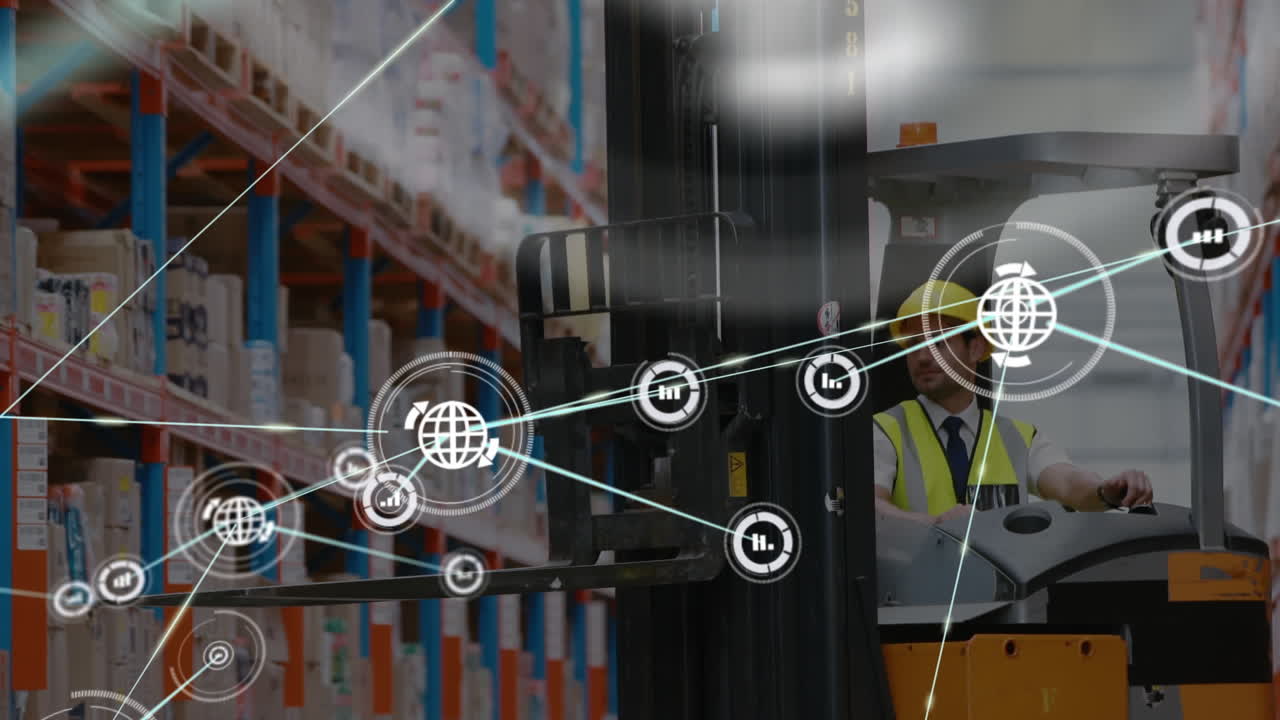 red de iconos digitales contra un trabajador caucásico que usa una carretilla elevadora en un almacén