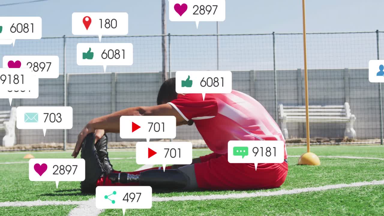 인공 다리 스트레칭을 가진 두 인종 남성 축구 선수에 대한 소셜 미디어 아이콘의 애니메이션