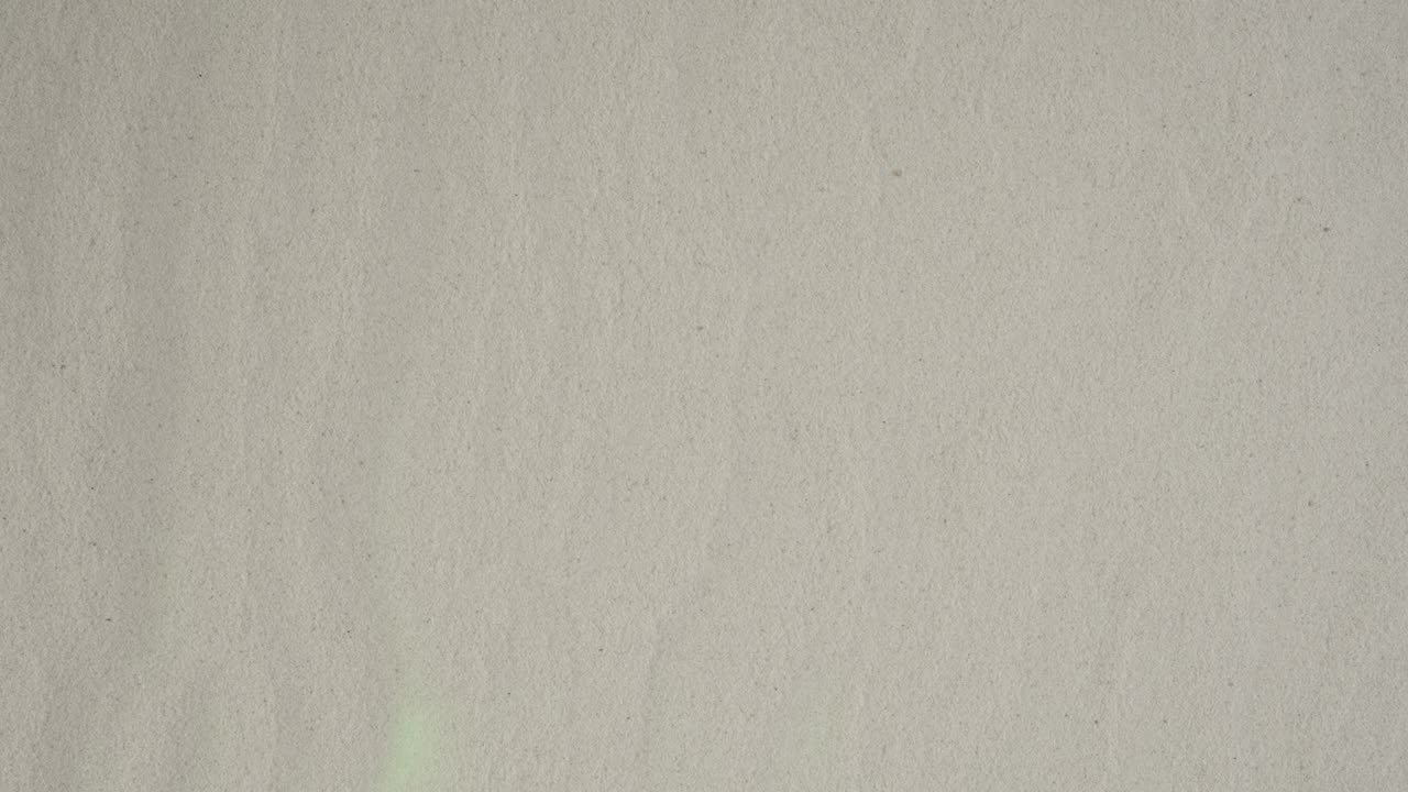 arena blanca que llena la pantalla verde fondo clave de croma. área de publicidad, maquillaje de espacio de trabajo. fondo de mar de arena para publicidad de vacaciones o viajes. cámara lenta. cerrar