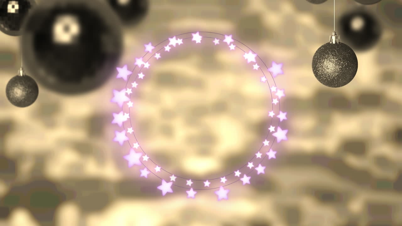 luces de hadas en forma de estrella rosa y decoraciones de joyas colgantes contra la vista aérea del paisaje urbano