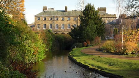 Old-traditional-English-building