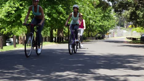 Friends-riding-their-bikes-together