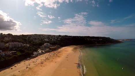 costa de carbis bay, st ives, cornualles, penzance, vista aérea de la playa y el mar