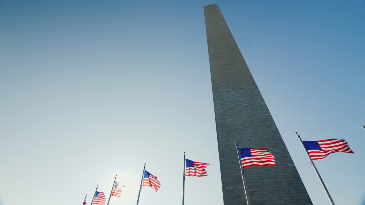 Bandiere USA e Monumento a Washington