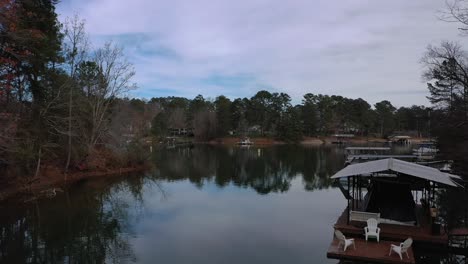 Día-De-Invierno-En-El-Lago-Lanier-En-Cumming-Georgia