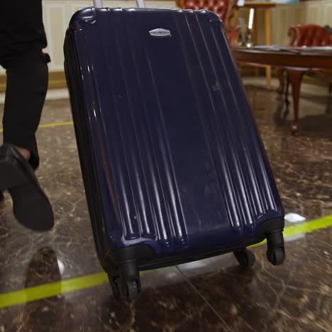 traveler arriving to the hotel