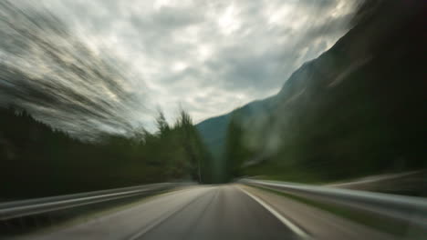 Lapso-De-Tiempo-Conductor-Pov-Italia-Carretera-En-Dolomita