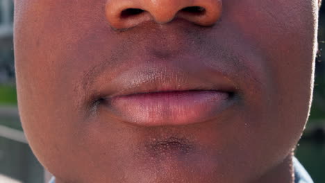 hombre, boca y dientes blanqueo con dental