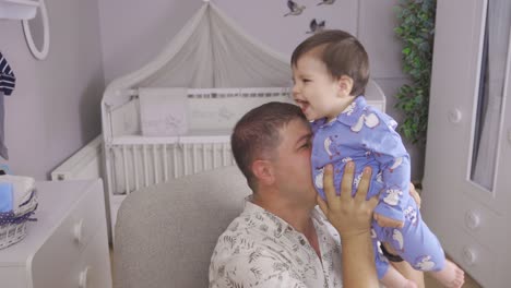 papá, juego divertido para bebés.