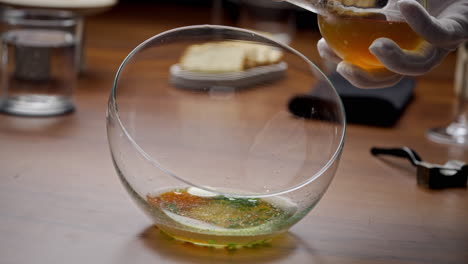 Preparing salad with oil