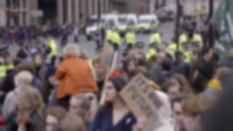 fuera de foco escena de protesta