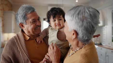 Familia,-Amor-Y-Abuelos-Con-Nieto