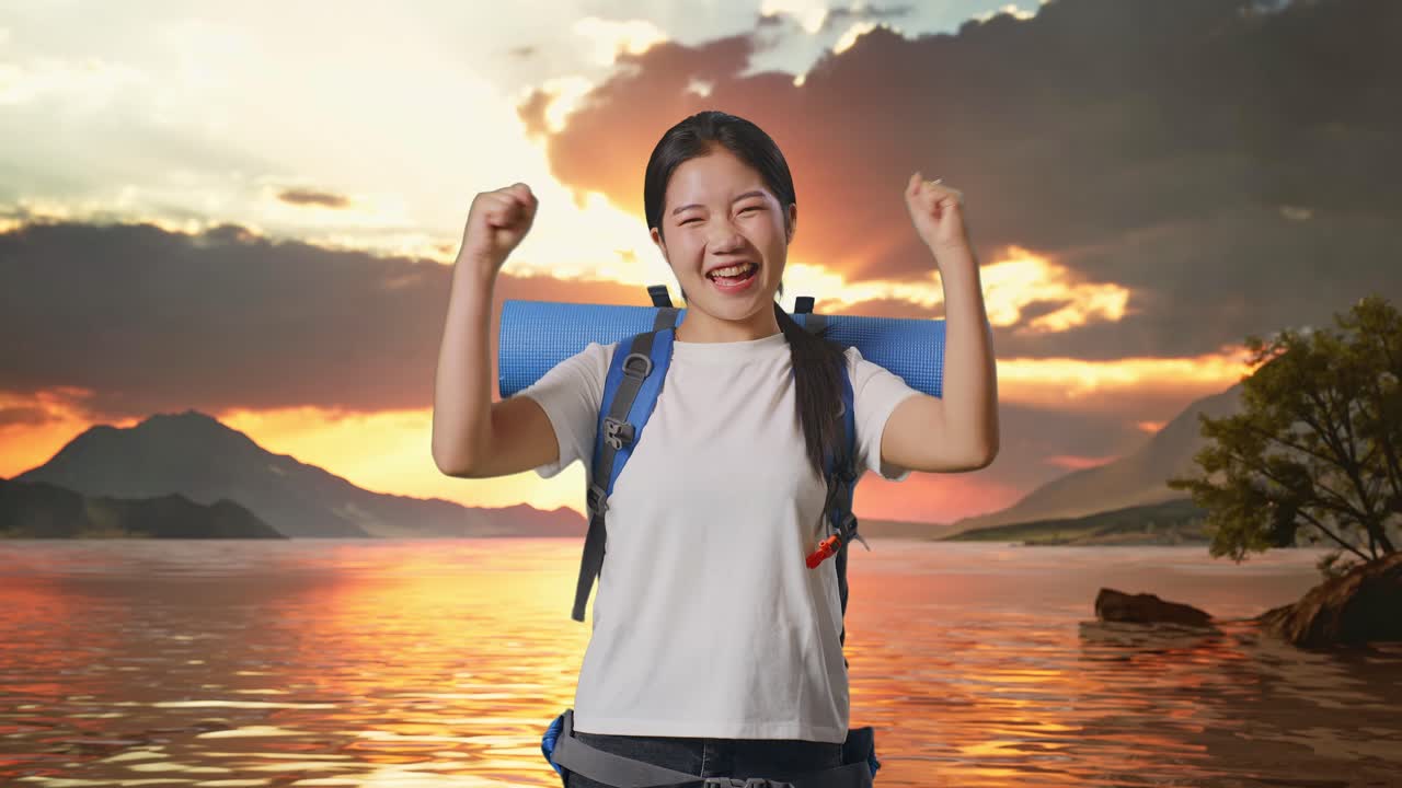 해가 뜨면 산책 하는 행복 한 여자