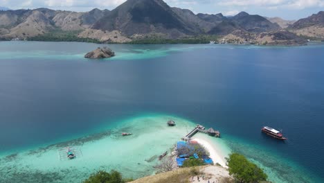 Vista-Aérea-De-La-Isla-De-Komodo-Indonesia