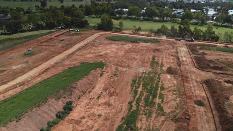 vista aérea de la nueva etapa en silverwoods estate yarrawonga que muestra la maquinaria en funcionamiento