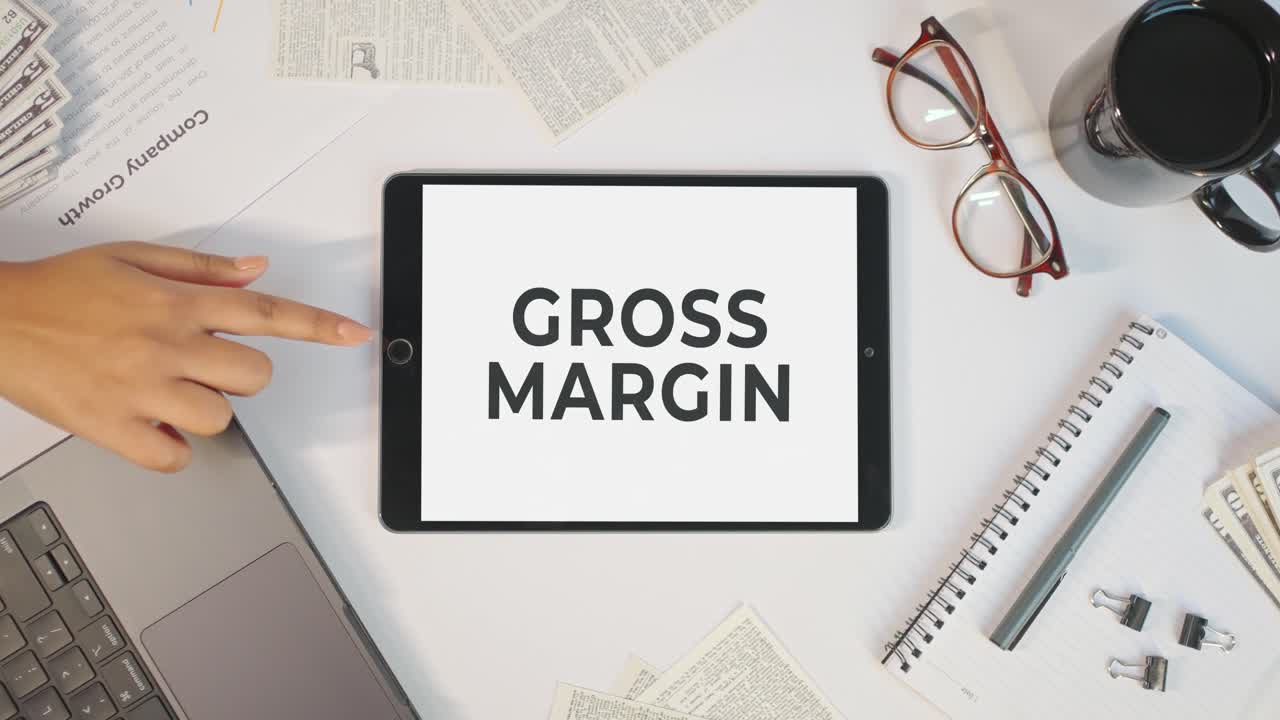 MARGIN KOTOR DITAMPILKAN DI LAYAR TABLET