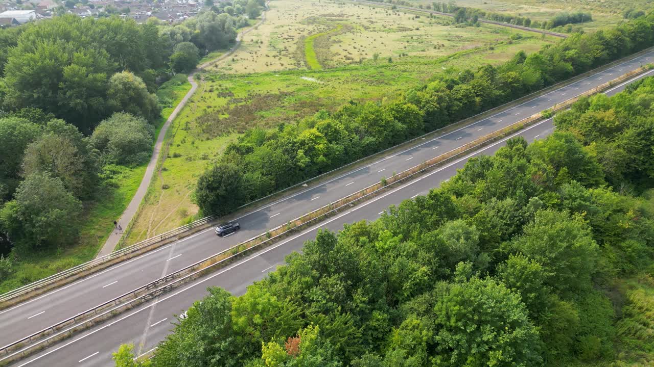 영국 캔터베리의 햄브룩 스 (hambrook marshes) 에 있는 a2 도로에 대한 공중 이동