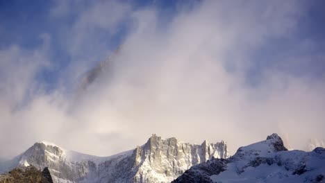 Time-lapse-of-dense-clouds-hidding-mount-fitz-roy