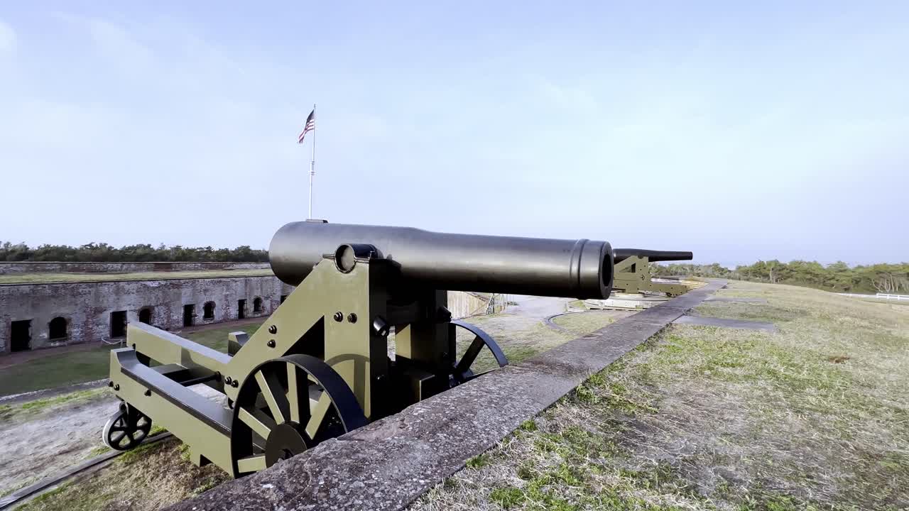 노스캐롤라이나 주 보퍼트 nc 근처의 포트 메이컨 주립공원에 있는 캐논