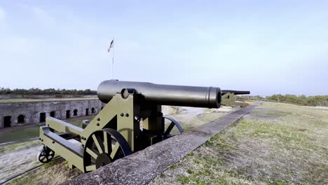 Canon-En-El-Parque-Estatal-Fort-Macon-Cerca-De-Beaufort-Nc,-Carolina-Del-Norte