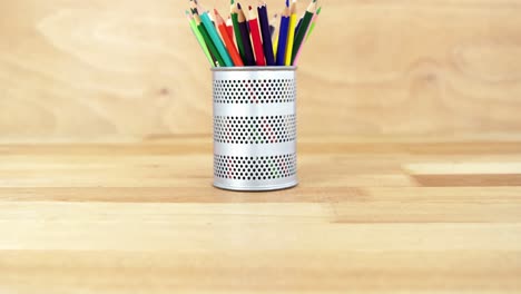 Pen-holder-with-colored-pencil