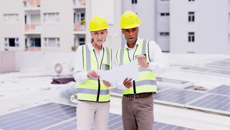 personas de planificación, energía solar o ingeniería
