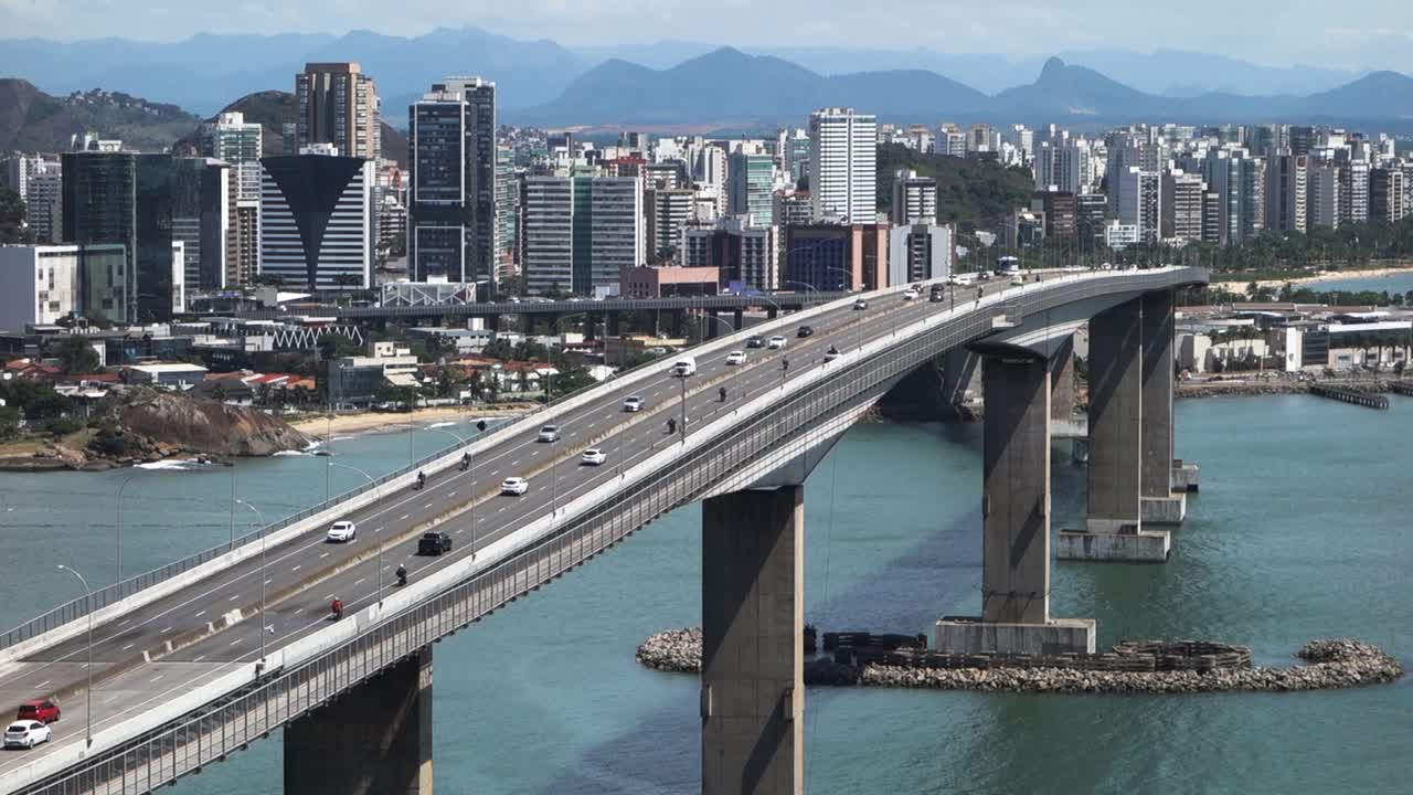 el tercer puente, o tercera ponte, conexión entre vitoria y vila velha