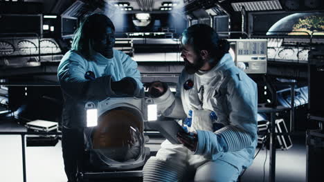 researchers fly together in starship to mars