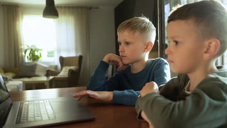 kids enjoying film