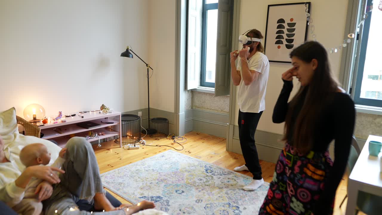 vr 헤드으로 집에서 가족 시간을 보내십시오.