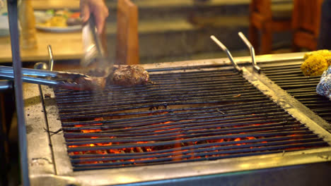 Grillen-Rindersteak-Roh-Grillen