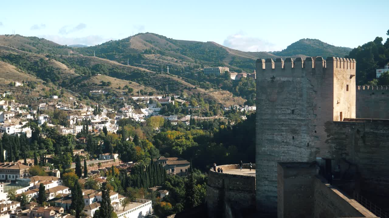 Vista panoramica della Fortezza dell'Alhambra e della città di Granada in Spagna