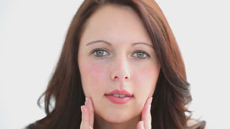 Brunette-woman-looking-at-the-camera