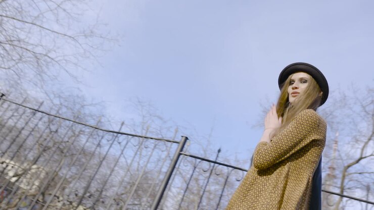 Donna elegante in un parco