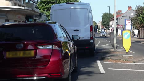 slow moving traffic on a busy london road