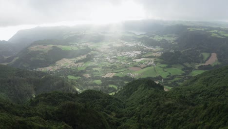 Azores-Antena:-Salto-Do-Cavalo-Mirador-Con-Vistas-Al-Valle-De-Furnas