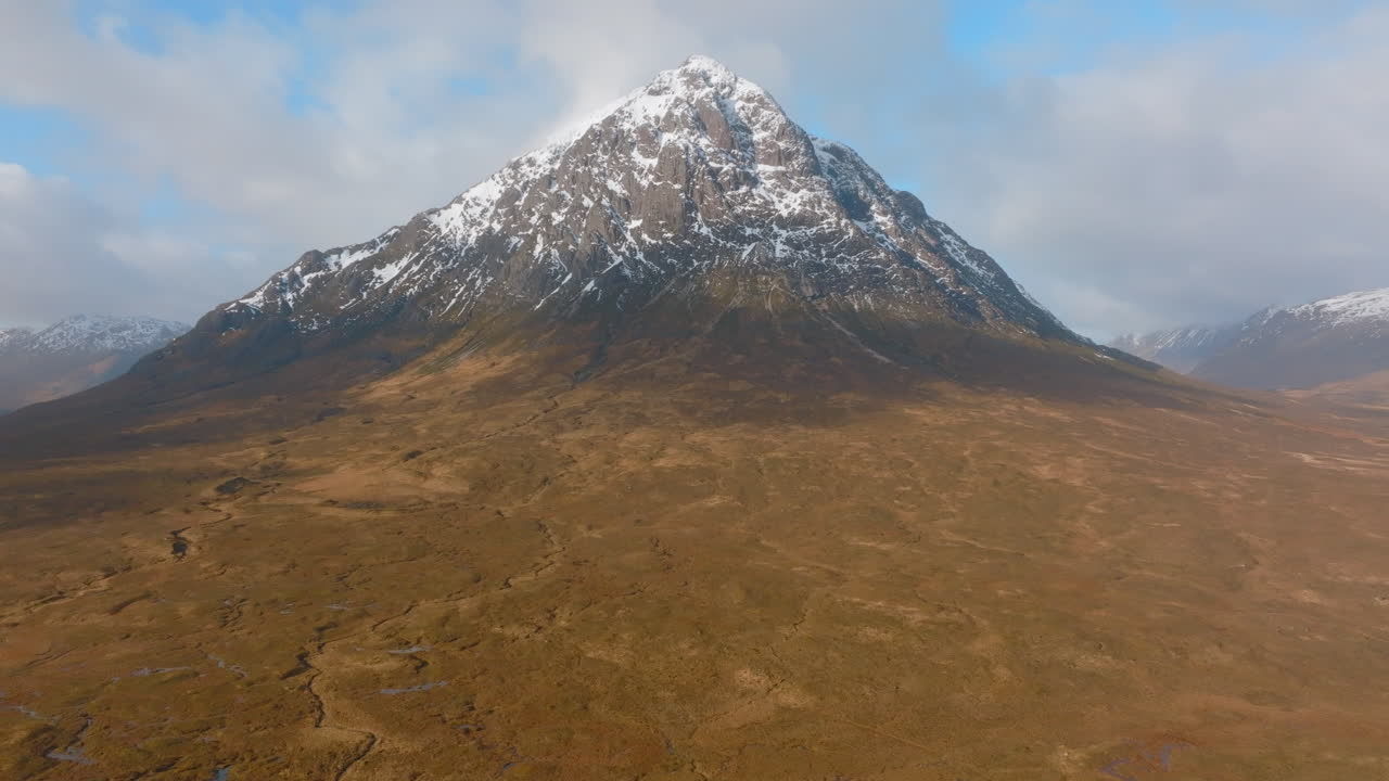 escocia tierras altas escocesas alrededor de glencoe invercoe glen etive area dji mavic 3 cine prores clip 1
