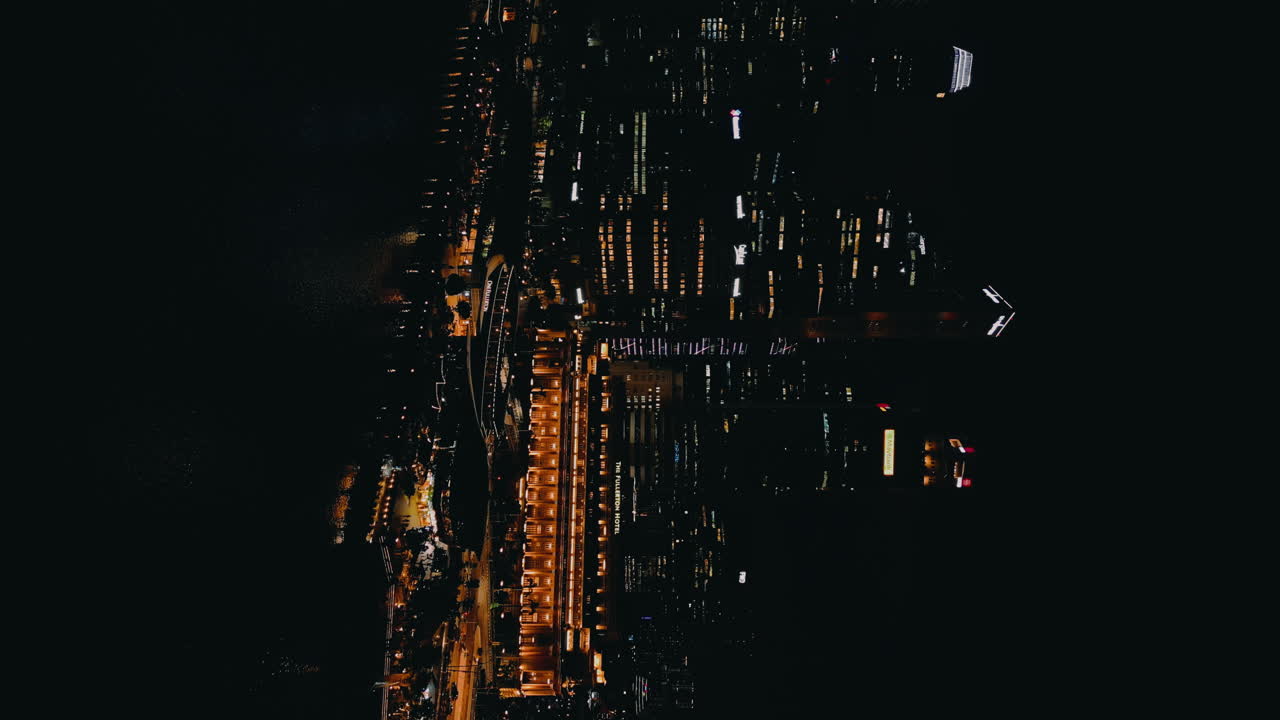 L'orizzonte della città di notte