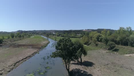 Ländliche-Landschaft-Am-Sommertag-Aus-Der-Luft