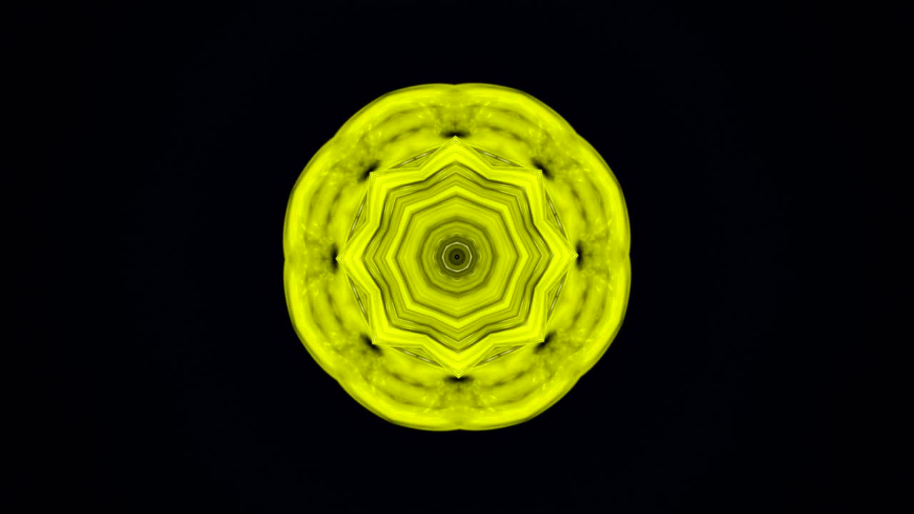 animación abstracta de formas geométricas que giran en caleidoscopio sobre el fondo negro. animación. caleidoscope hipnótico con movimiento fractal de colores