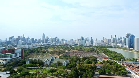 Bangkok-Tailandia-2021-Paisaje-Urbano-Río-Chao-Phraya-Día-Soleado-Lapso-De-Tiempo