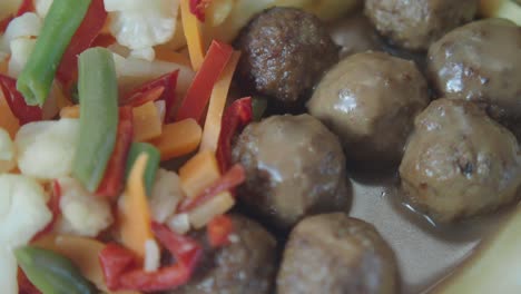 albóndigas suecas con verduras