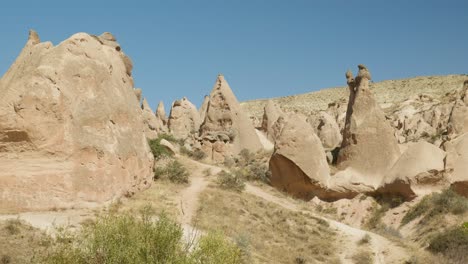 Wanderwege,-Erstaunliche-Natur,-Einzigartige-Landschaft,-Erosion,-Feenkamine