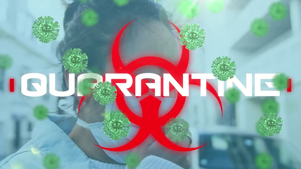 코로나 19 데이터 처리 및 세포의 애니메이션과 생물 위험 상징과 얼굴 마스크를 입은 여성